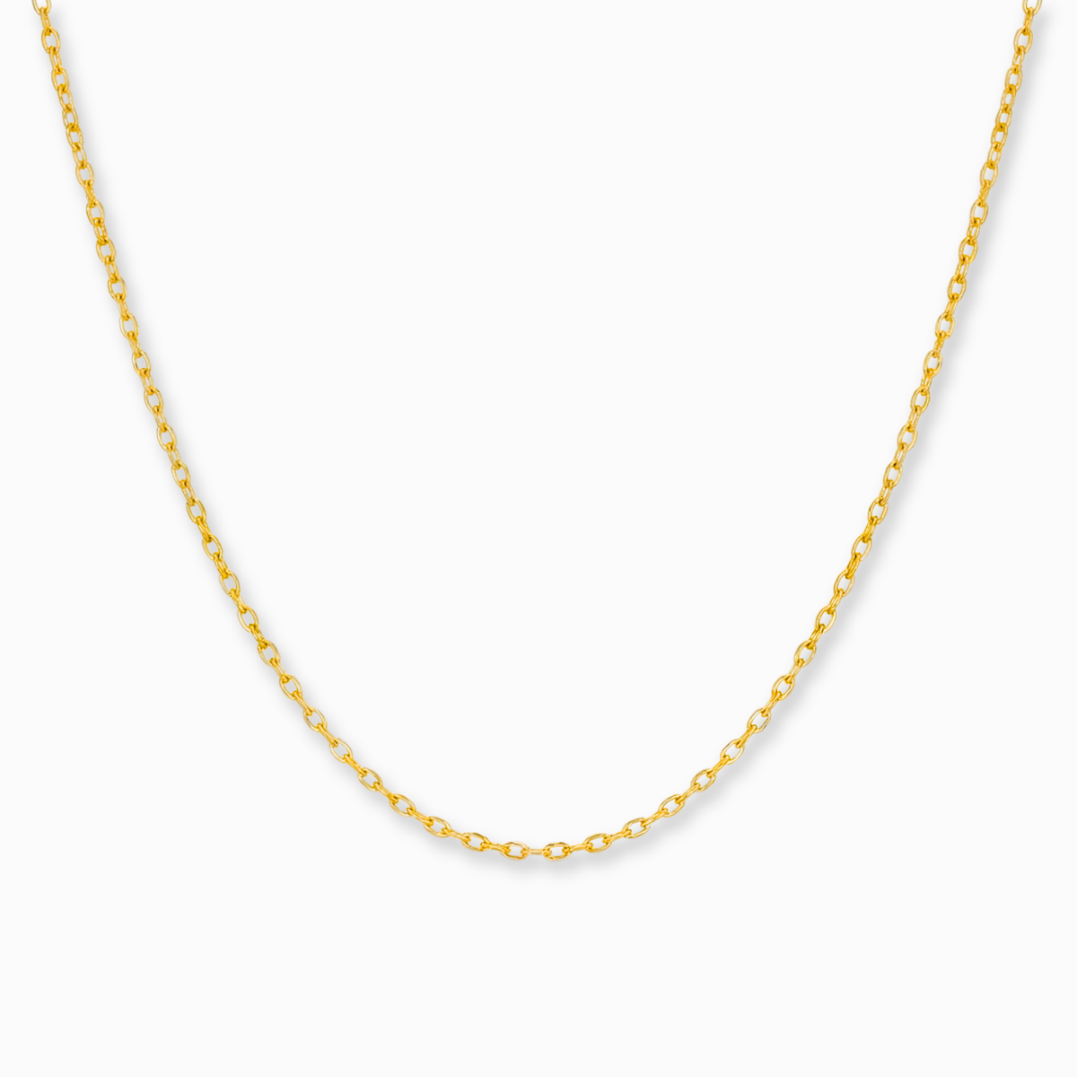 Anker schakelketting 0,6 mm 14k goud, hangend op witte achtergrond