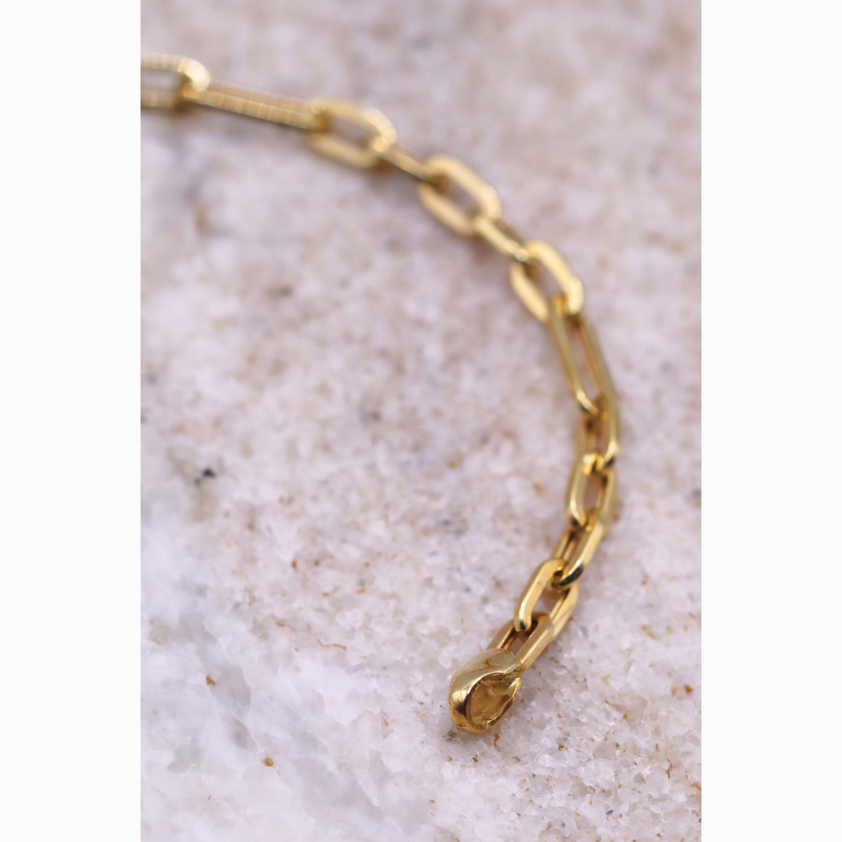 Duo link armband 4 mm 14k goud, detail van de sluiting