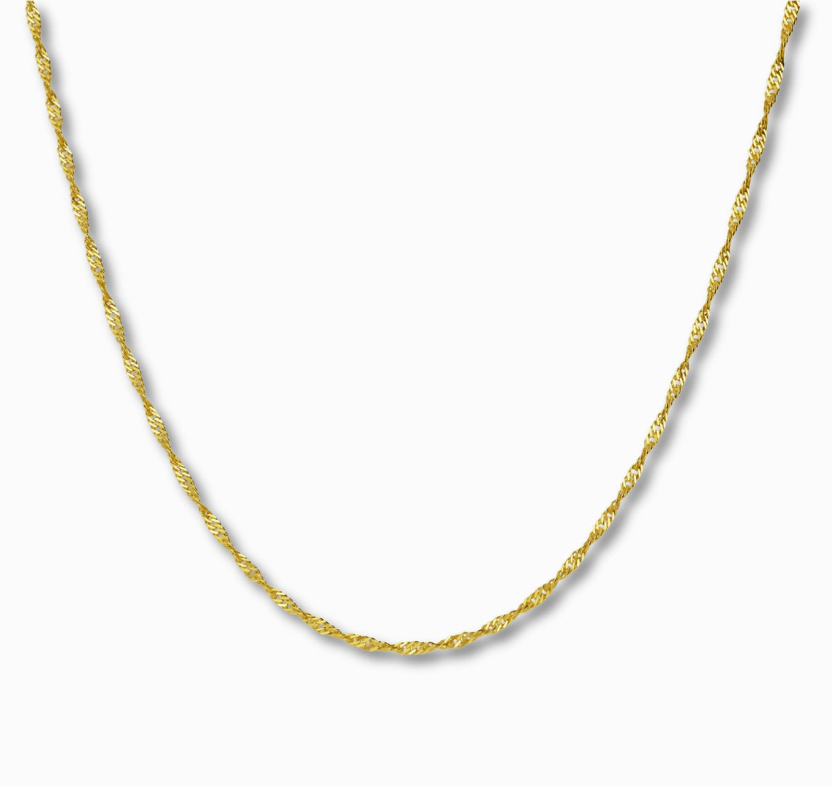 Twist ketting 2,25 mm 14k goud, hangend op witte achtergrond